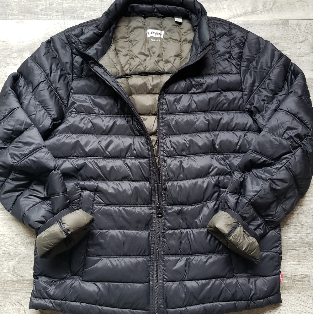 Men's Levi's puffer jacket